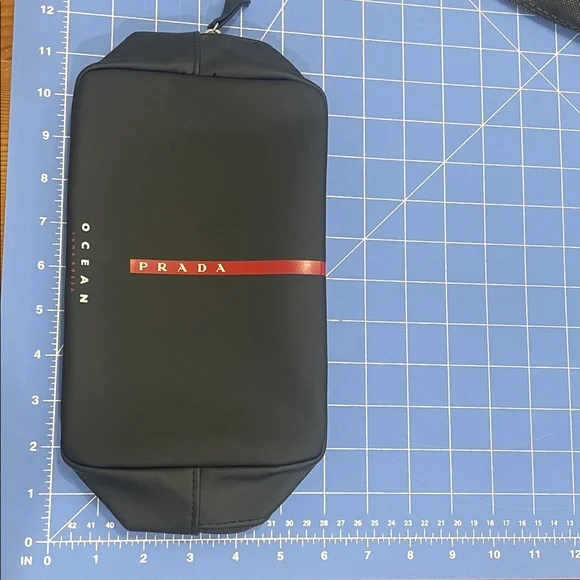 💓Prada Men's Black Toiletry Bag with Red Stripe - Picture 8 of 11